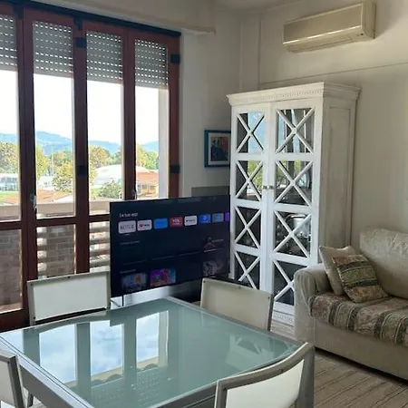 Residenza Versilia Апартаменти В'яреджо